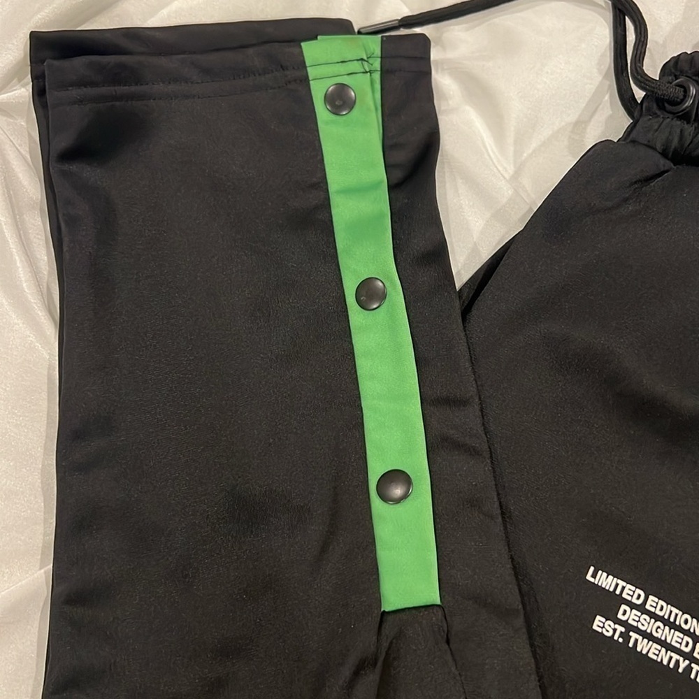 BOOHOO MAN NYLON PANTS SIZE XS - Picture 2 of 8